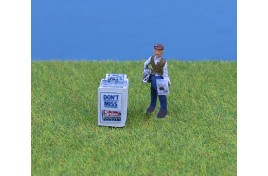 Newspaper Stand and Seller OO Scale